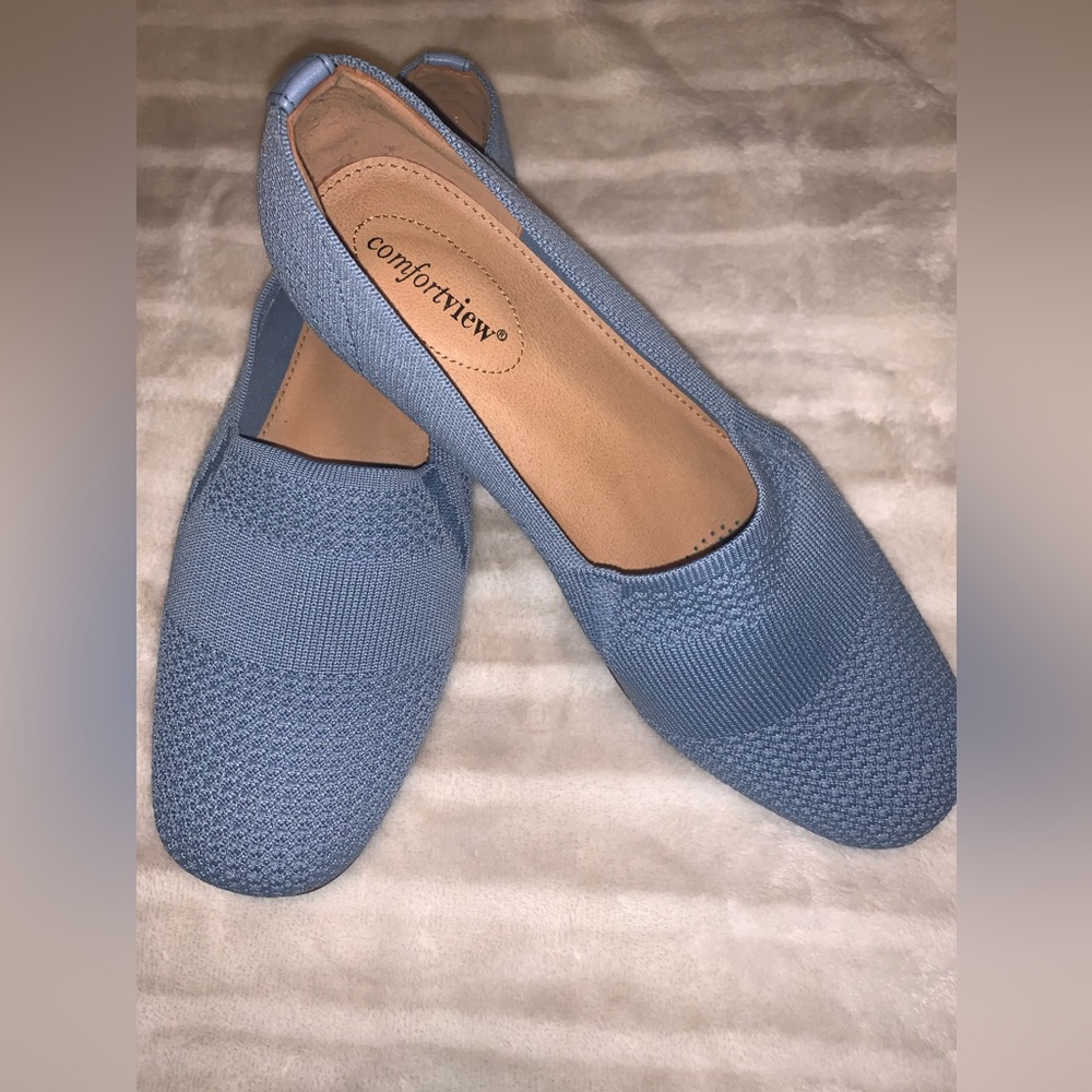 Comfortview slip-on shoe. Beautiful comfy casual or work shoe. NWOT